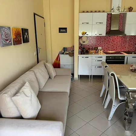 Apartment Gjiri Lalzit *